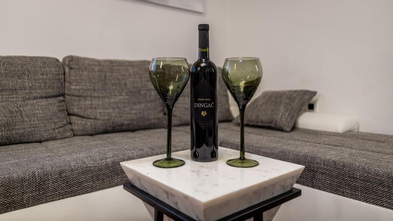 זאגרב Four Seasons Apartment - Free Parking מראה חיצוני תמונה